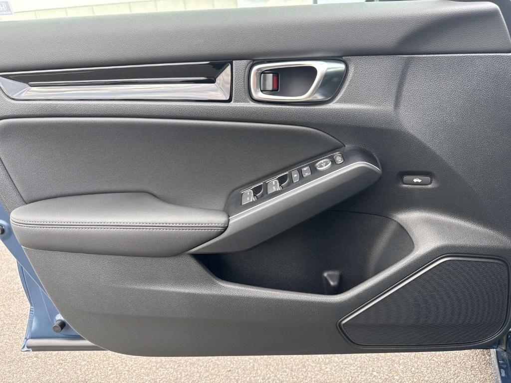 new 2025 Honda Civic Hybrid car, priced at $33,555