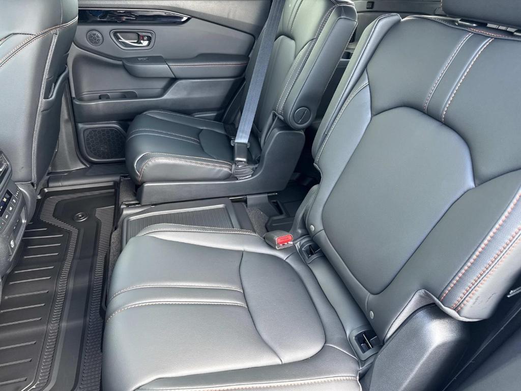 new 2025 Honda Pilot car, priced at $51,350