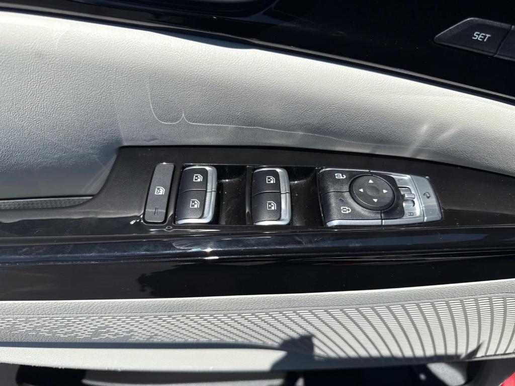 used 2023 Kia Carnival car, priced at $38,995