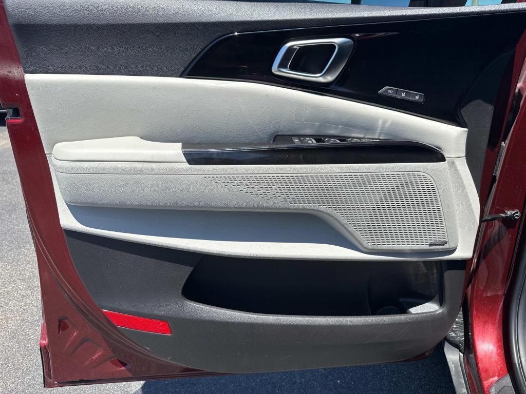 used 2023 Kia Carnival car, priced at $38,995