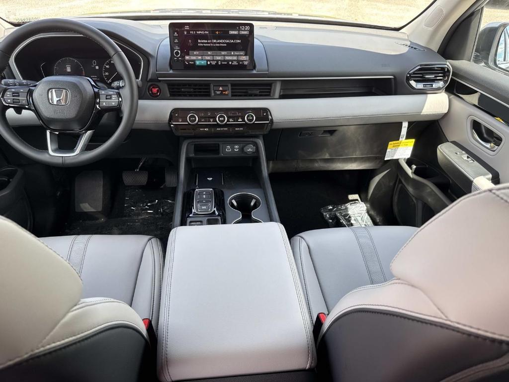 new 2025 Honda Pilot car, priced at $44,995