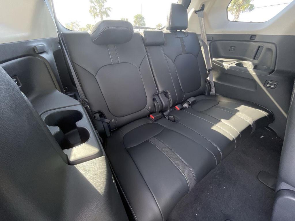 new 2025 Honda Pilot car, priced at $47,745