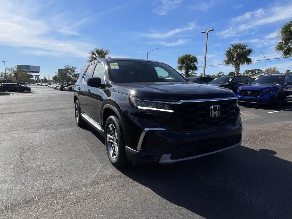 new 2025 Honda Pilot car, priced at $47,745