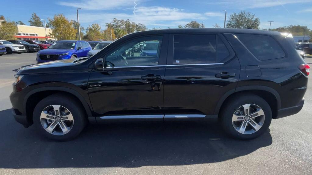 new 2025 Honda Pilot car, priced at $47,745