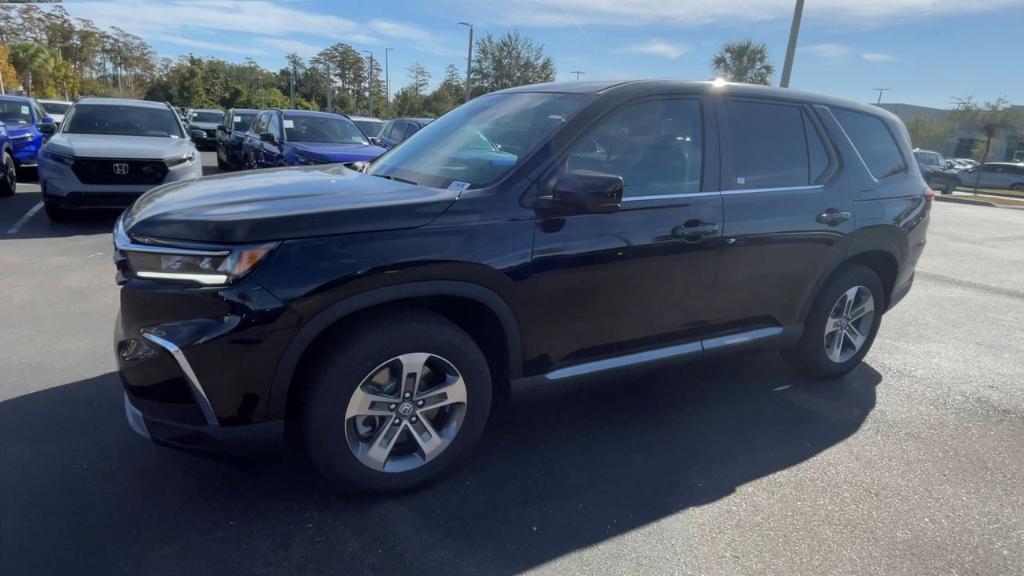 new 2025 Honda Pilot car, priced at $47,745