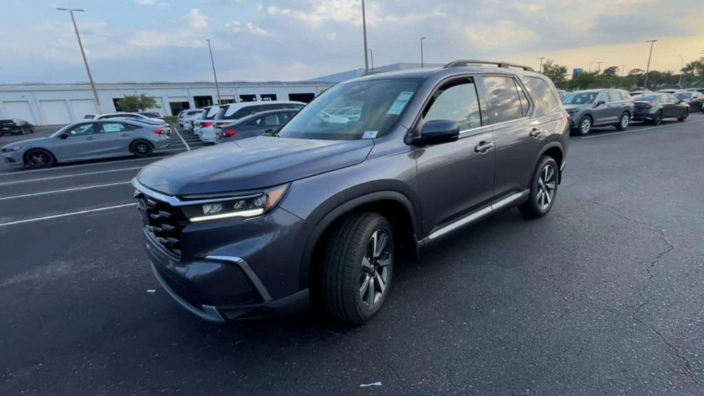 new 2025 Honda Pilot car, priced at $50,995