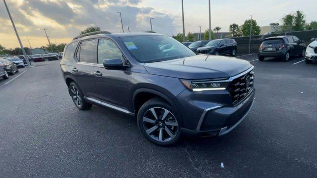 new 2025 Honda Pilot car, priced at $51,050