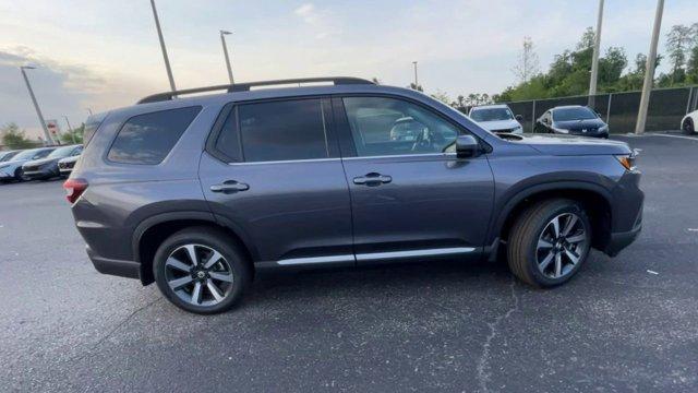 new 2025 Honda Pilot car, priced at $51,050