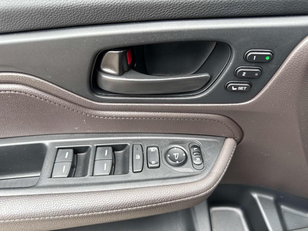 used 2023 Honda Odyssey car, priced at $28,995