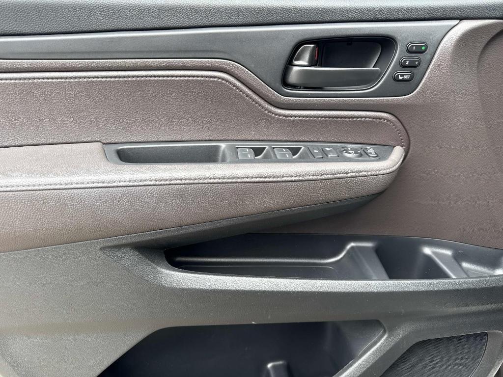 used 2023 Honda Odyssey car, priced at $28,995