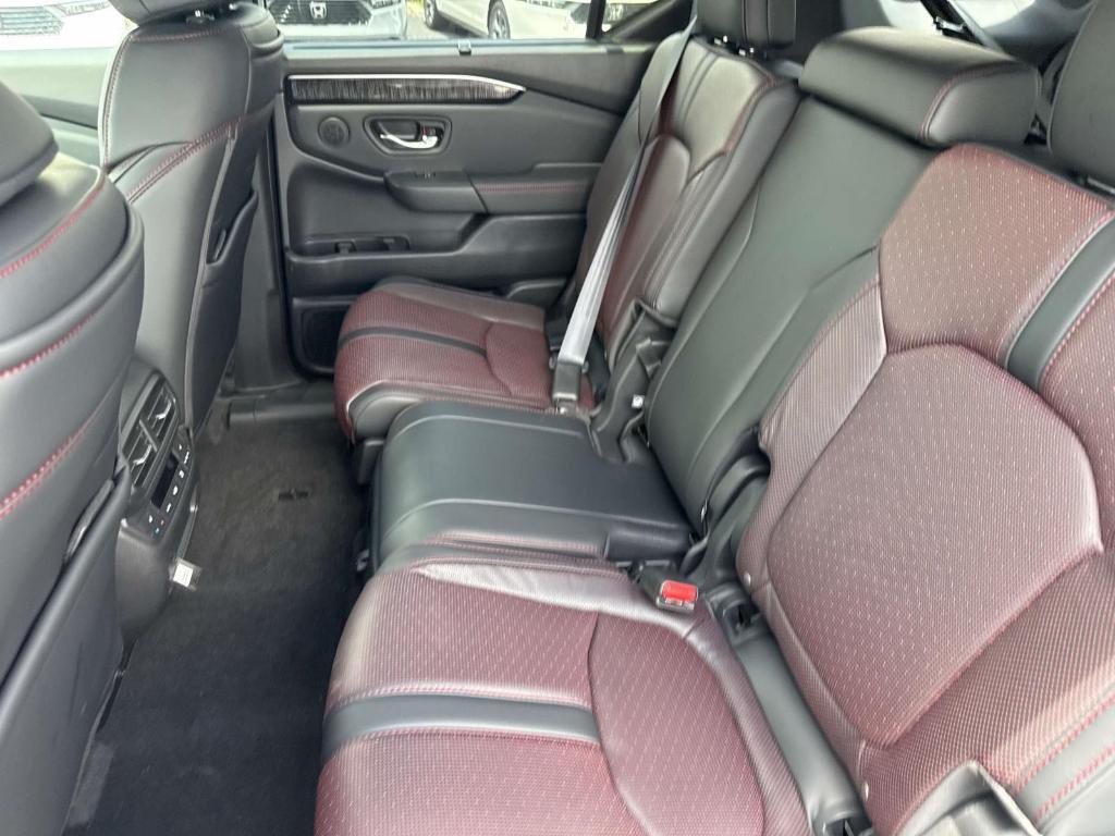 new 2025 Honda Pilot car, priced at $58,205