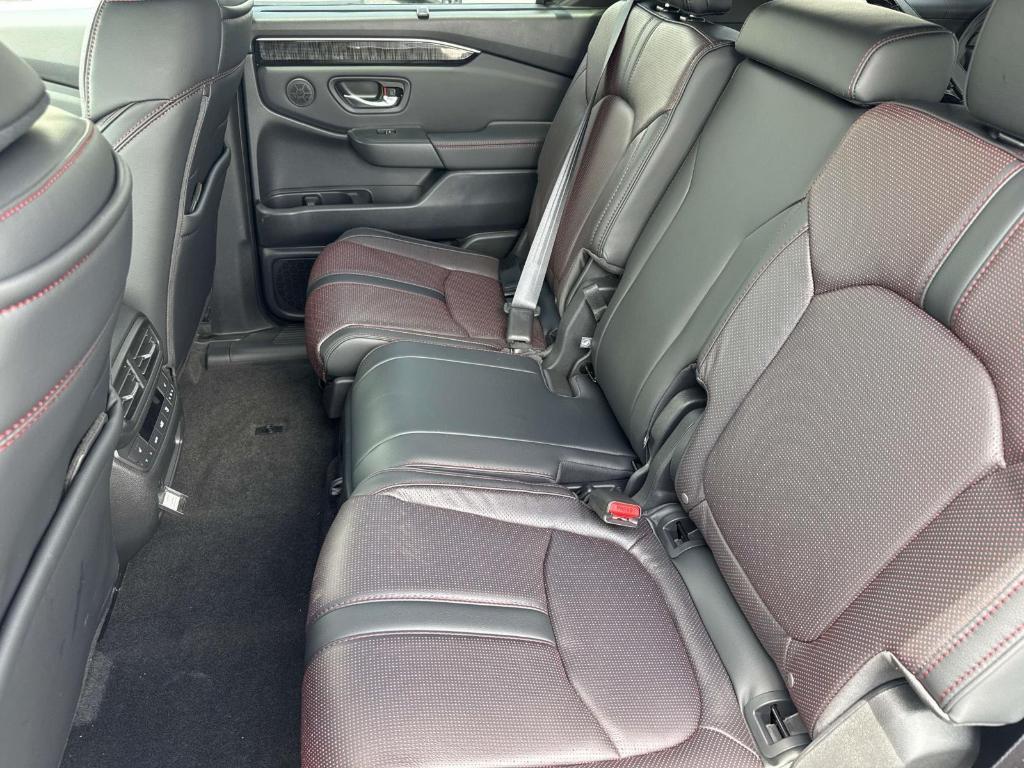 new 2025 Honda Pilot car, priced at $58,205