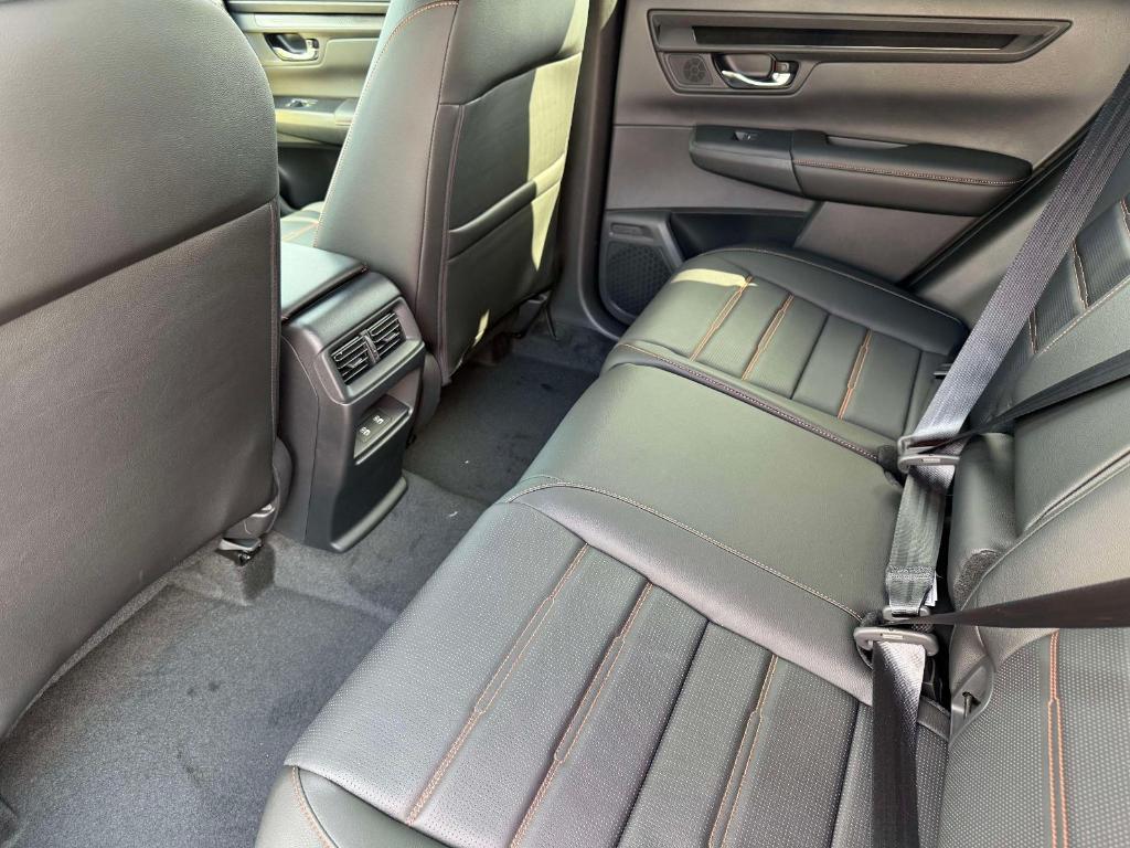 new 2026 Honda CR-V Hybrid car, priced at $40,175