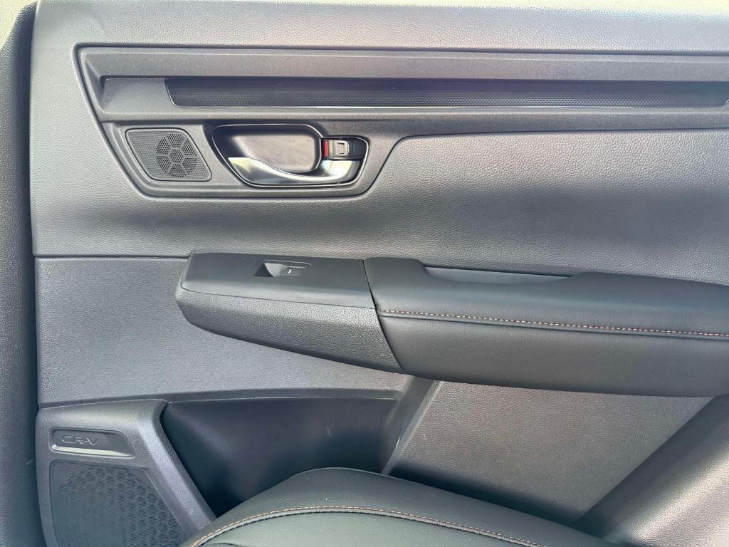 new 2026 Honda CR-V Hybrid car, priced at $40,175