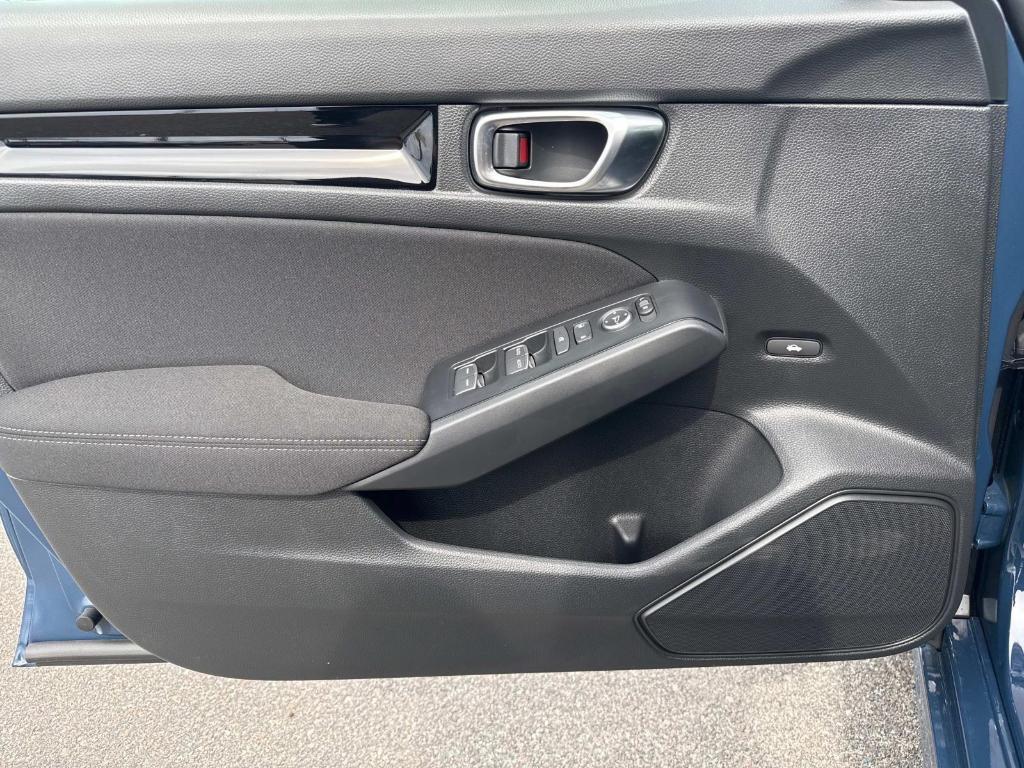 new 2025 Honda Civic Hybrid car, priced at $30,555