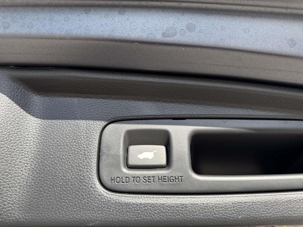 new 2026 Honda CR-V Hybrid car, priced at $40,175