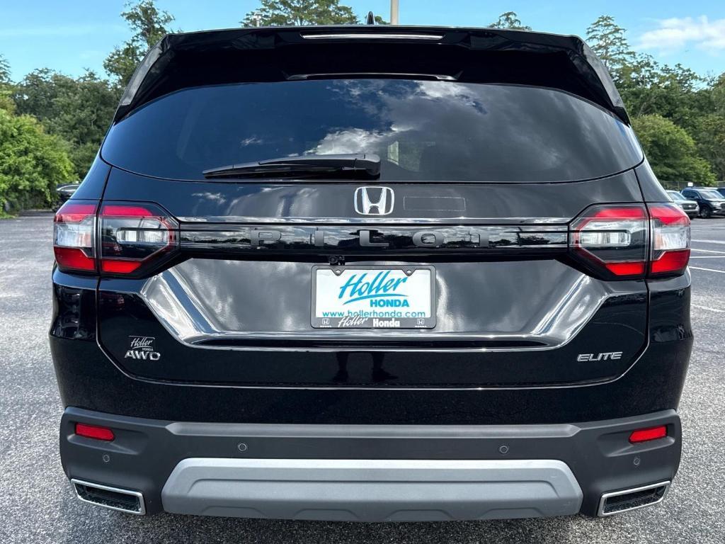 new 2025 Honda Pilot car, priced at $54,575