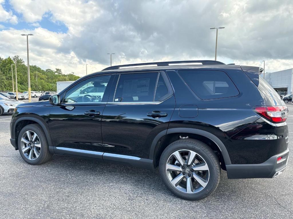 new 2025 Honda Pilot car, priced at $54,575