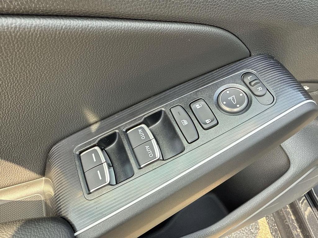 new 2025 Honda Civic Hybrid car, priced at $33,100