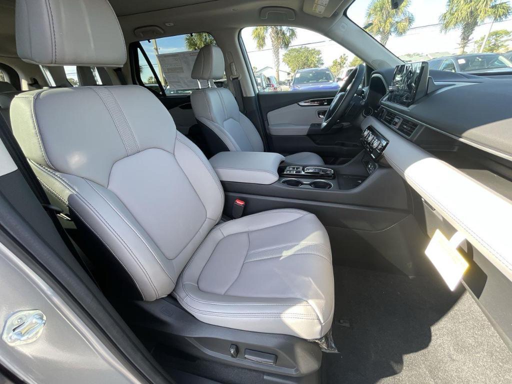 new 2025 Honda Pilot car, priced at $49,885