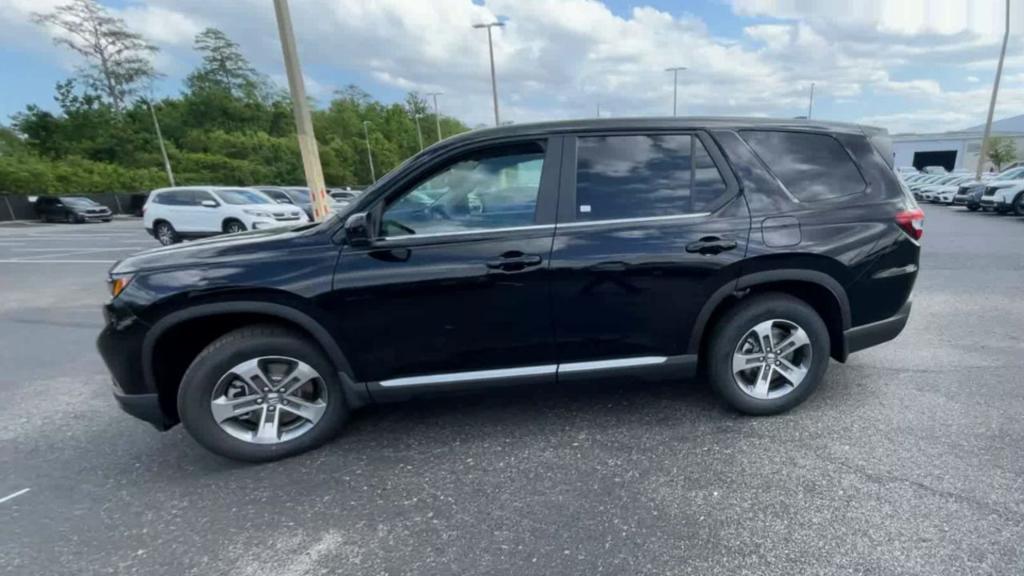 new 2025 Honda Pilot car, priced at $44,895