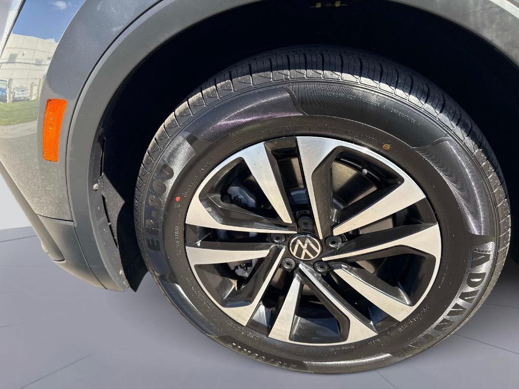 used 2024 Volkswagen Tiguan car, priced at $19,995