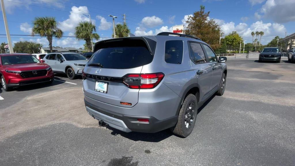 new 2025 Honda Pilot car, priced at $50,800