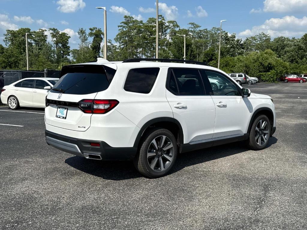 new 2025 Honda Pilot car, priced at $54,985