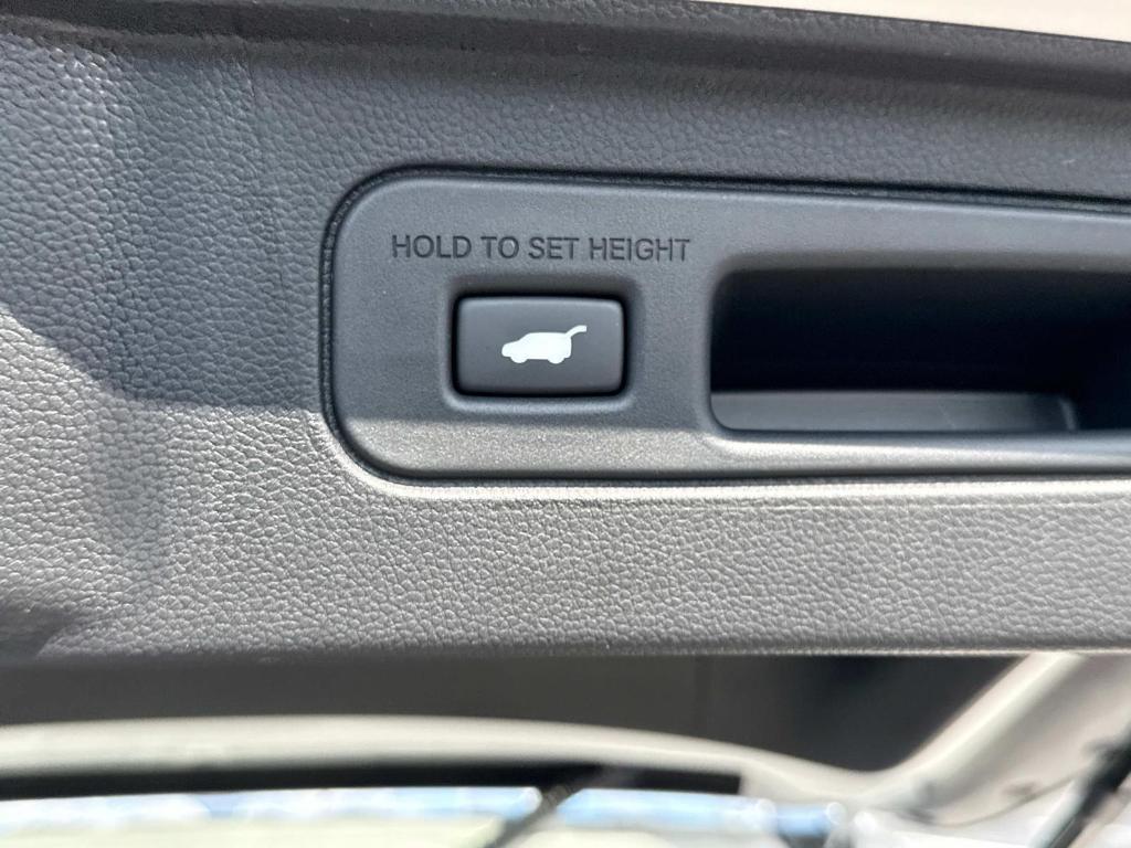 new 2025 Honda Pilot car, priced at $54,985