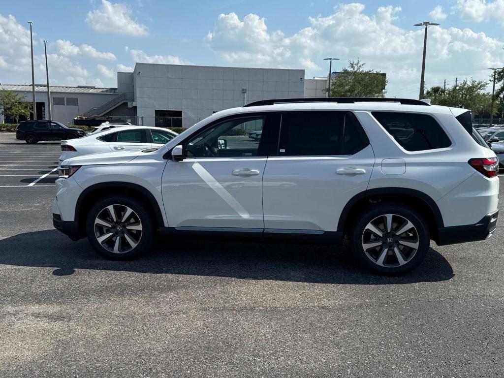new 2025 Honda Pilot car, priced at $54,985
