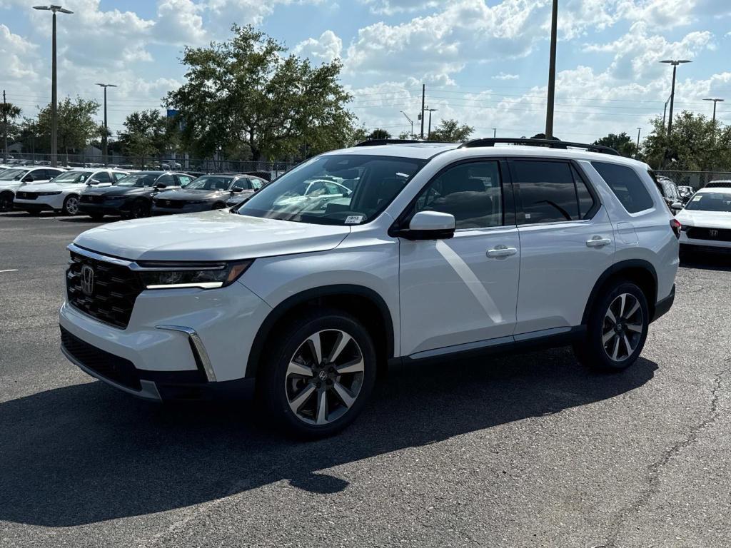 new 2025 Honda Pilot car, priced at $54,985
