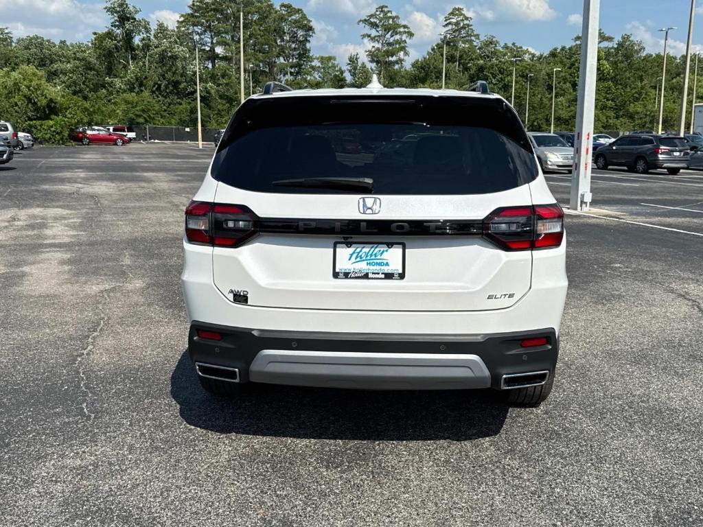 new 2025 Honda Pilot car, priced at $54,985
