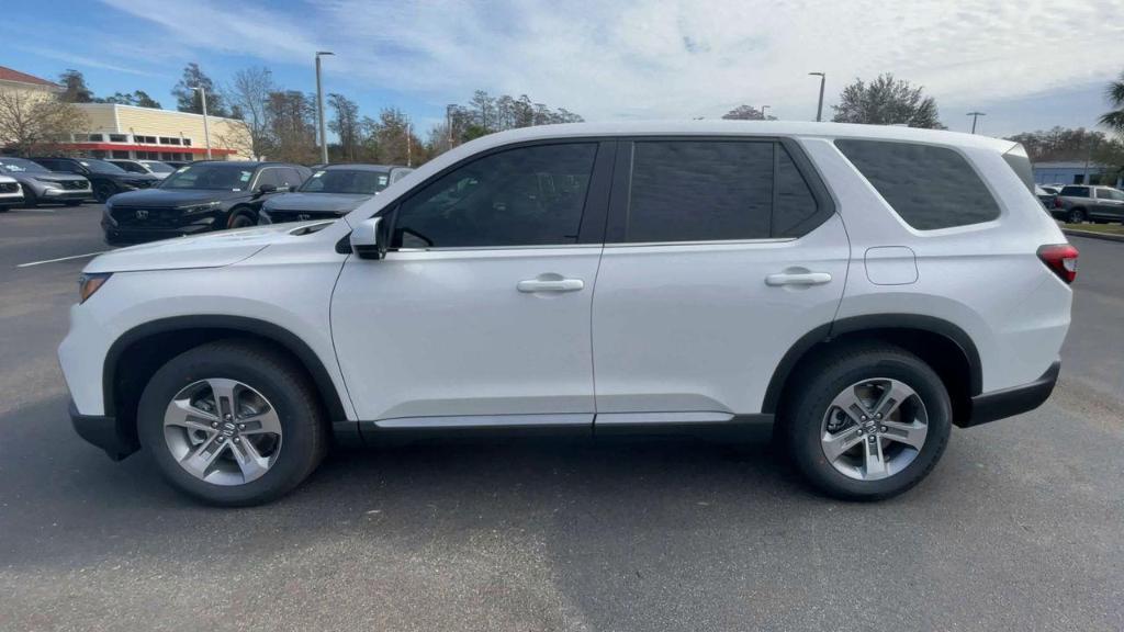 new 2025 Honda Pilot car, priced at $48,180