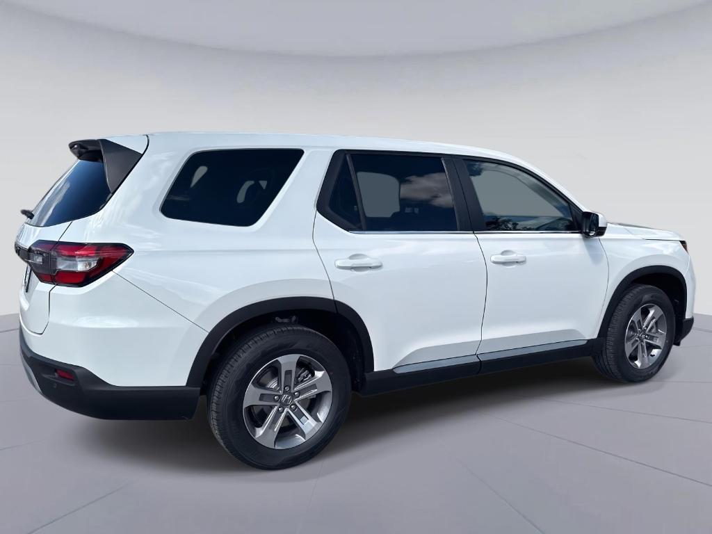 new 2025 Honda Pilot car, priced at $43,950