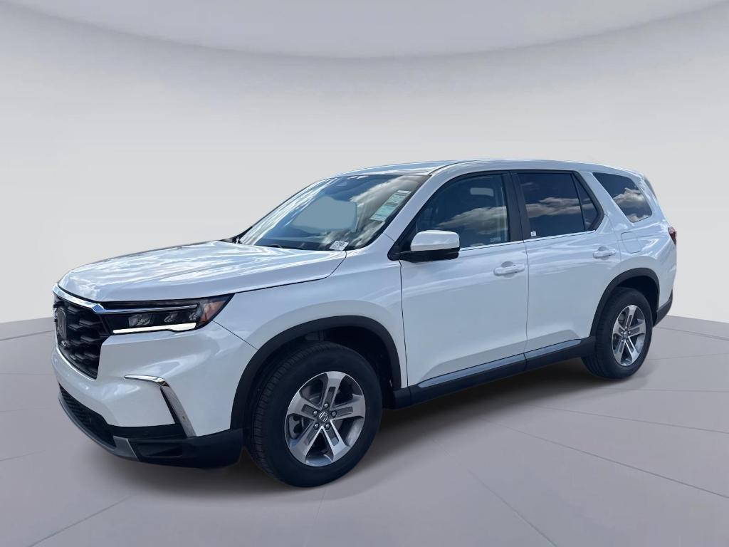 new 2025 Honda Pilot car, priced at $43,950