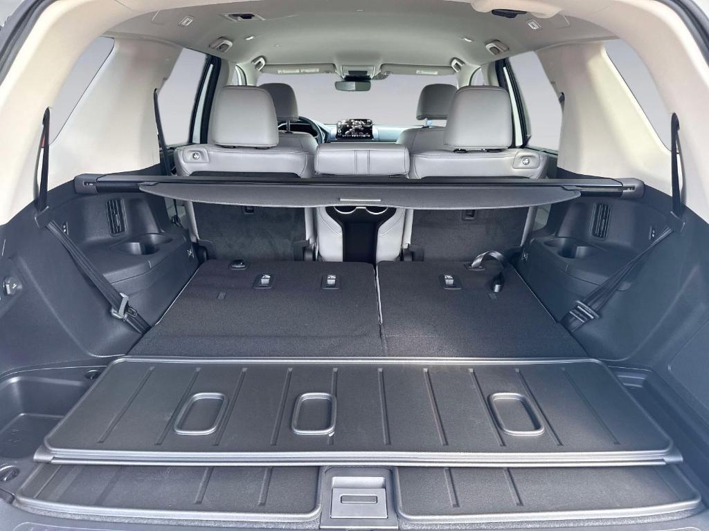 new 2025 Honda Pilot car, priced at $43,950