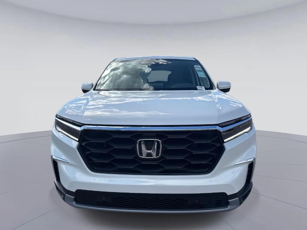 new 2025 Honda Pilot car, priced at $43,950