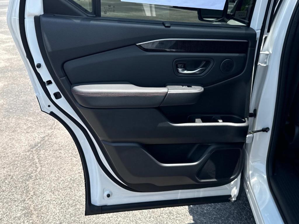 new 2025 Honda Pilot car, priced at $56,485