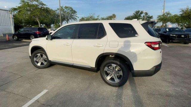 new 2025 Honda Pilot car, priced at $45,405