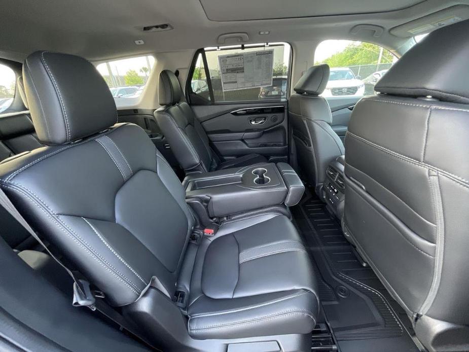 new 2025 Honda Pilot car, priced at $50,995