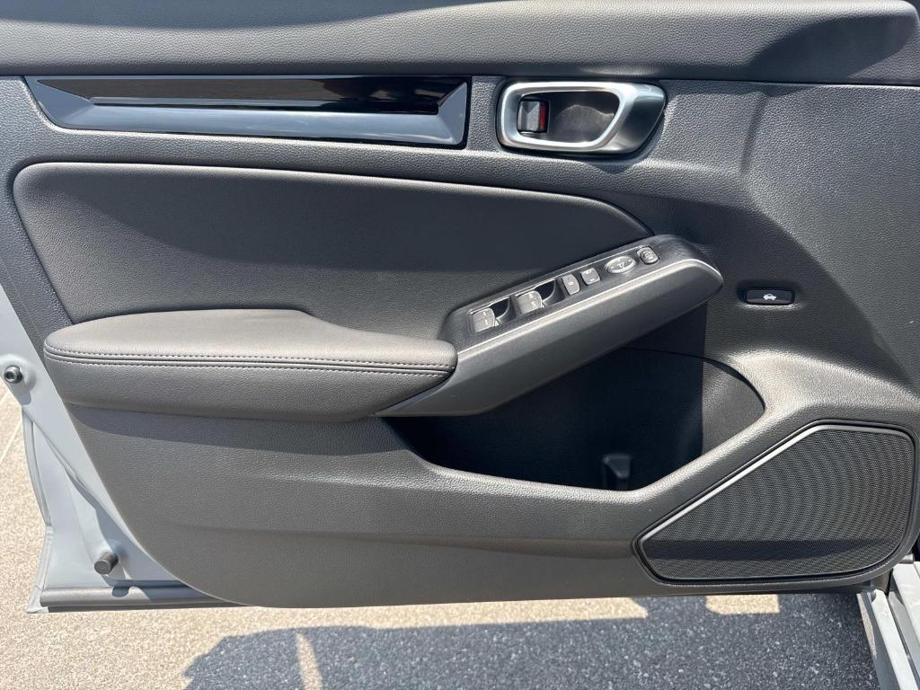 new 2025 Honda Civic Hybrid car, priced at $33,555