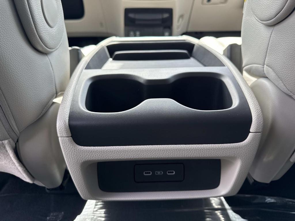new 2026 Honda Odyssey car, priced at $44,885