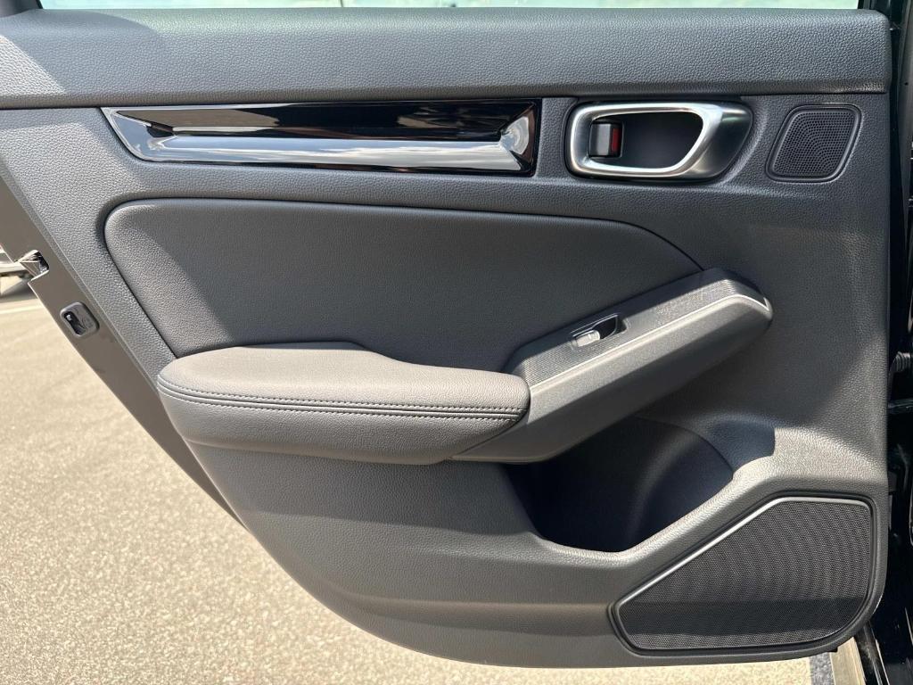 new 2025 Honda Civic Hybrid car, priced at $33,100