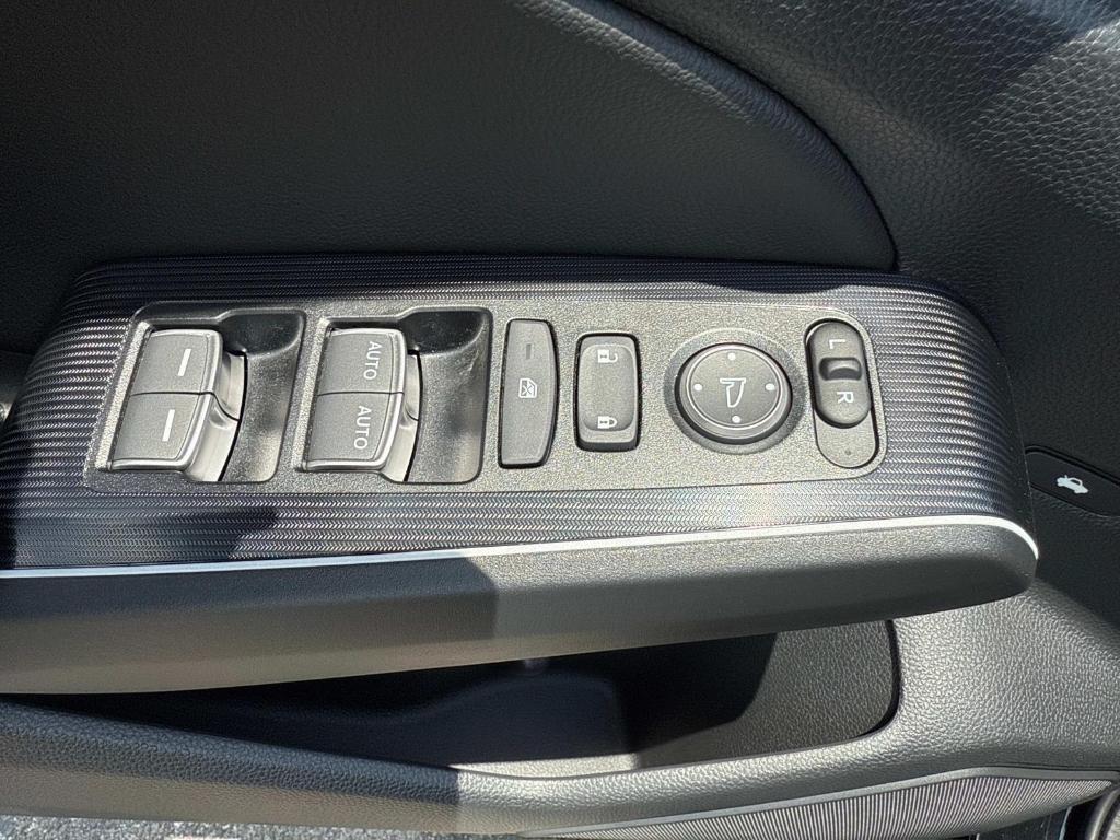 new 2025 Honda Civic Hybrid car, priced at $33,100