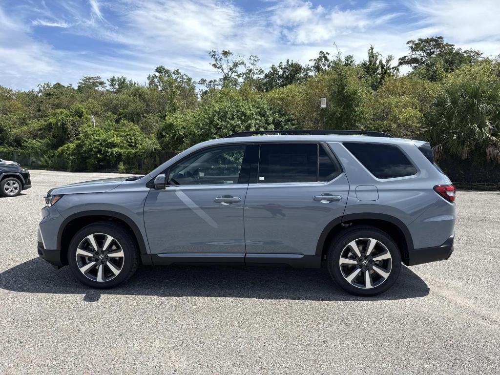 new 2025 Honda Pilot car, priced at $51,550