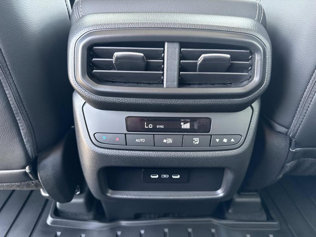 new 2025 Honda Pilot car, priced at $51,550