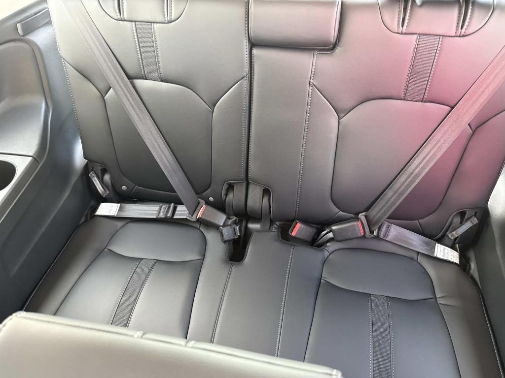 new 2025 Honda Pilot car, priced at $51,550