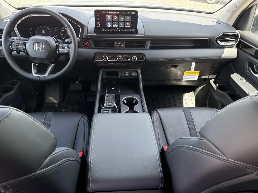 new 2025 Honda Pilot car, priced at $51,550
