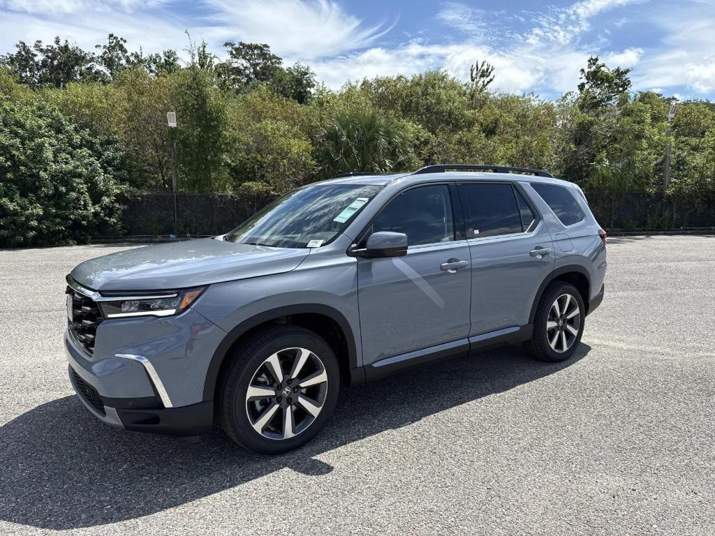new 2025 Honda Pilot car, priced at $51,550