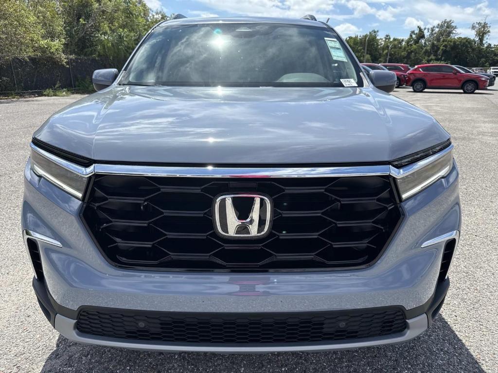 new 2025 Honda Pilot car, priced at $51,550